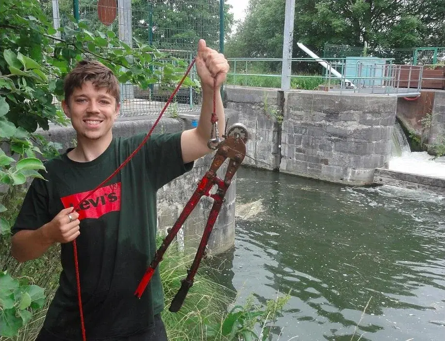 Bannière : 5 astuces pour optimiser vos sorties de pêche à l'aimant - Les Farfouilleurs